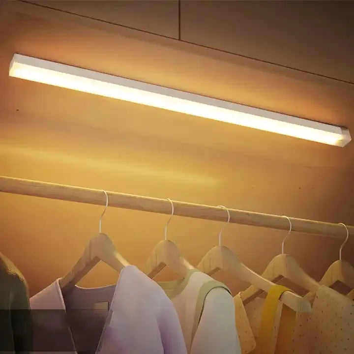 Lámpara LED con Sensor de Movimiento